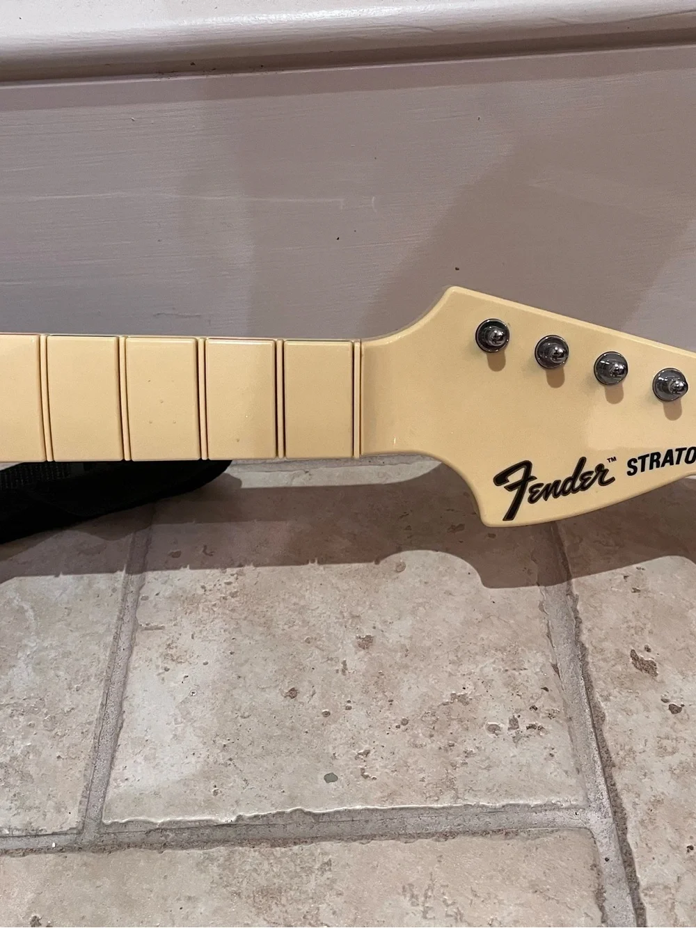 Guitar Hero Harmonix Fender Stratocaster Model 822151 strap tested PlayStation